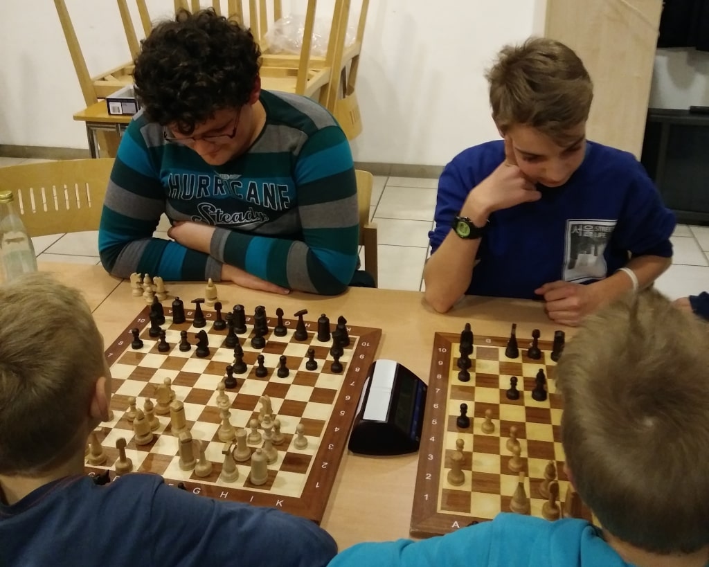 Vereinsmeisterschaft Großes Schach 10 x 10